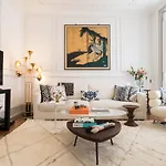 Beautiful And Stylish 5br In The Heart Of Chiado Lägenhet *