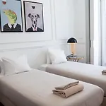 Lägenhet Beautiful And Stylish 5br In The Heart Of Chiado Lisboa