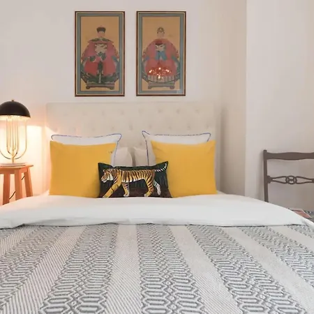 Beautiful And Stylish 5br In The Heart Of Chiado Lisboa