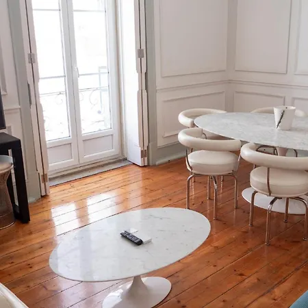 Διαμέρισμα Beautiful And Stylish 5br In The Heart Of Chiado *