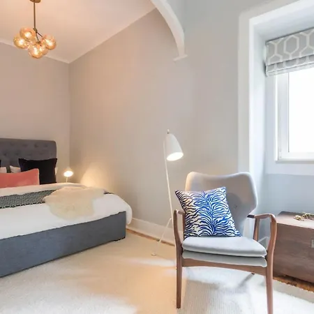 Beautiful And Stylish 5br In The Heart Of Chiado Apartment Lisbon