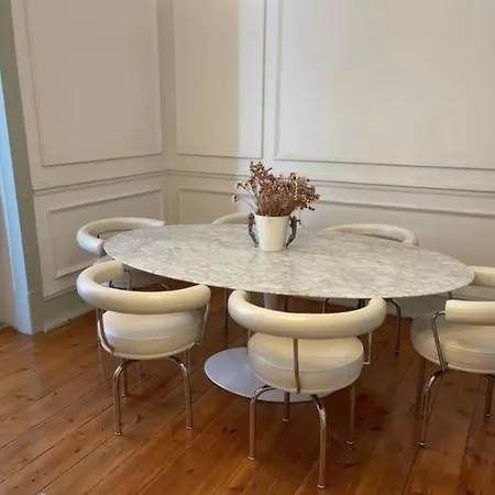 Beautiful And Stylish 5br In The Heart Of Chiado