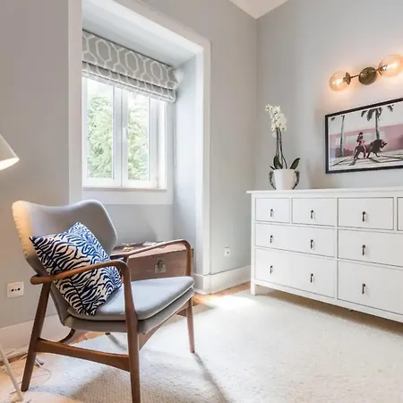 Beautiful And Stylish 5br In The Heart Of Chiado * Lisbon