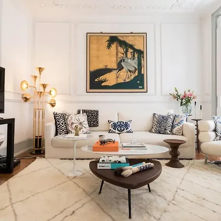 Beautiful And Stylish 5br In The Heart Of Chiado Apartment *