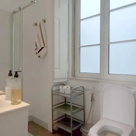 Beautiful And Stylish 5br In The Heart Of Chiado Lisboa