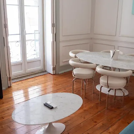 Lejlighed Beautiful And Stylish 5br In The Heart Of Chiado *