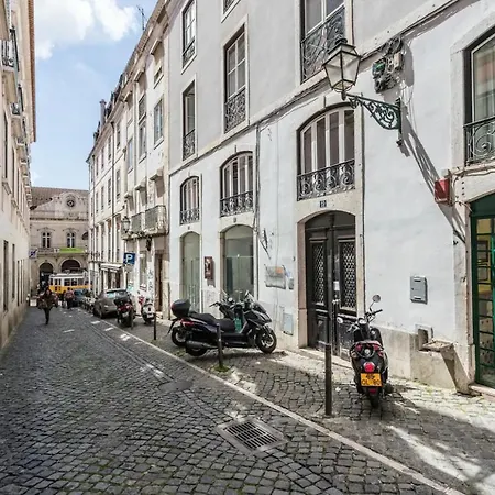 Beautiful And Stylish 5br In The Heart Of Chiado