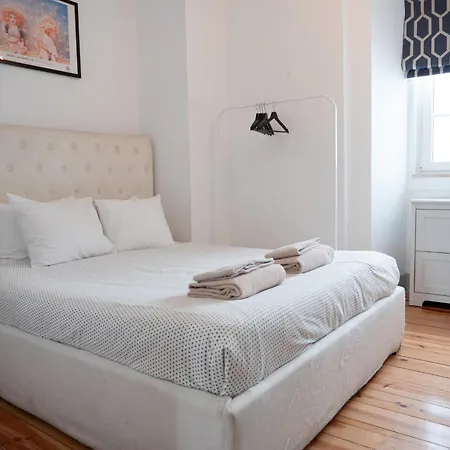 Beautiful And Stylish 5br In The Heart Of Chiado Apartamento Lisboa