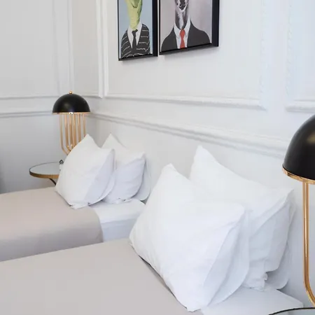 Beautiful And Stylish 5br In The Heart Of Chiado * Lisboa