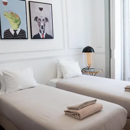 Apartamento Beautiful And Stylish 5br In The Heart Of Chiado Lisboa