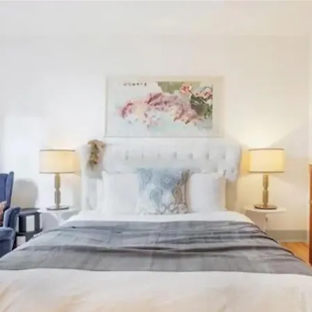 Апартаменти Beautiful And Stylish 5br In The Heart Of Chiado Лісабон